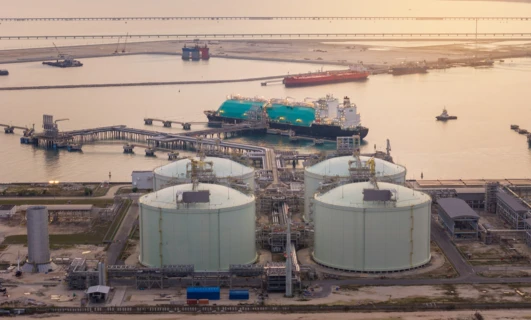 Ataki USA na Iran i przedłużenie „siły wyższej" przez Katar windują ceny gazu do poziomów z 2023 roku